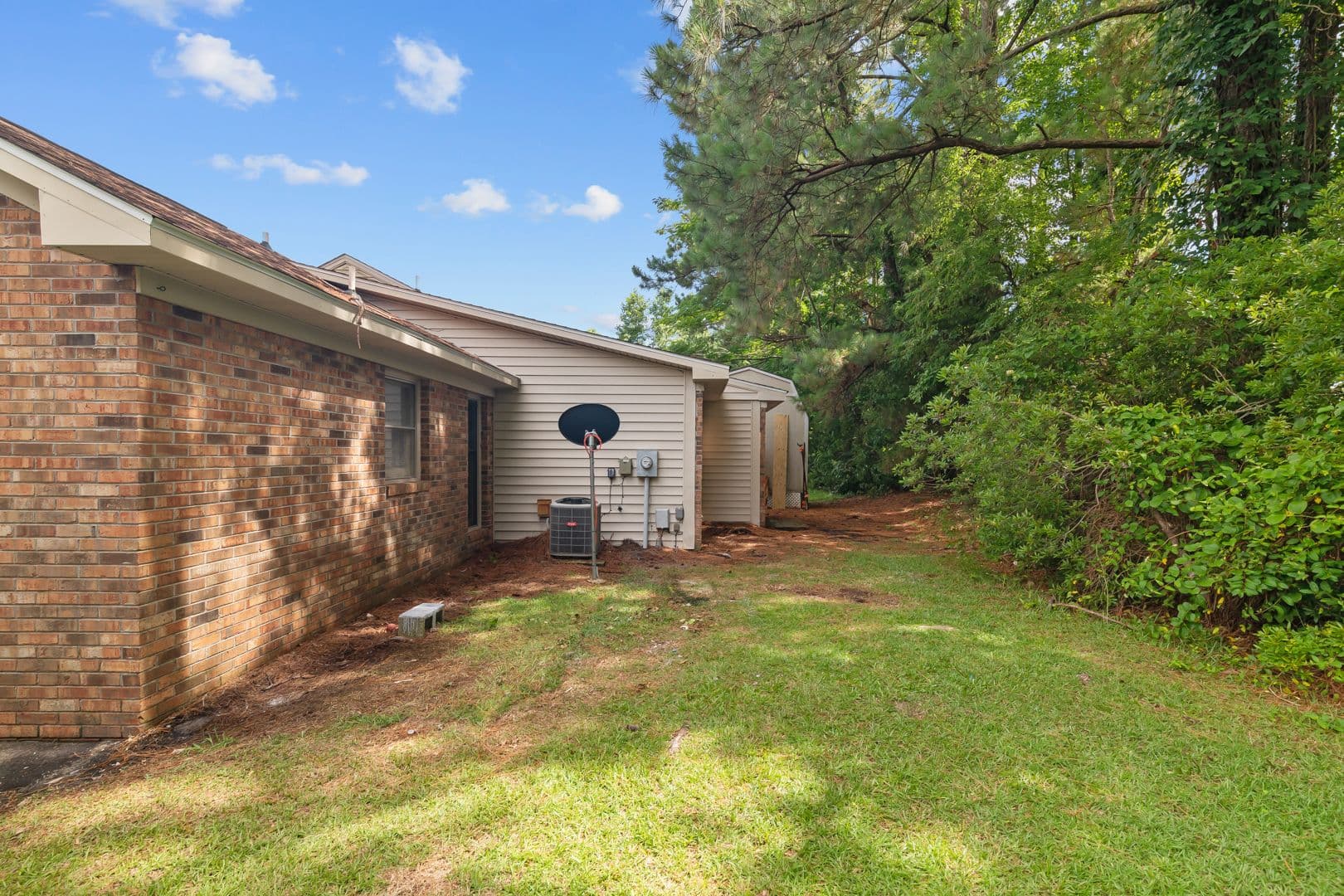 Jacksonville Townhome: 111 Windsor Court