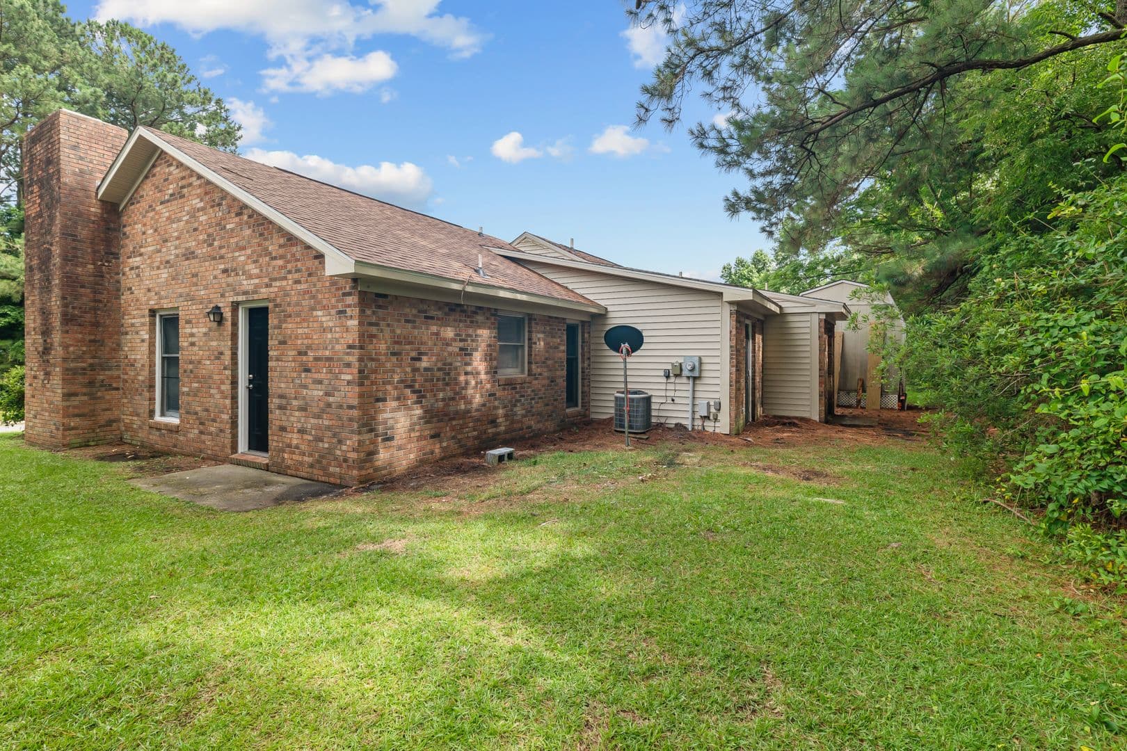 Jacksonville Townhome: 111 Windsor Court