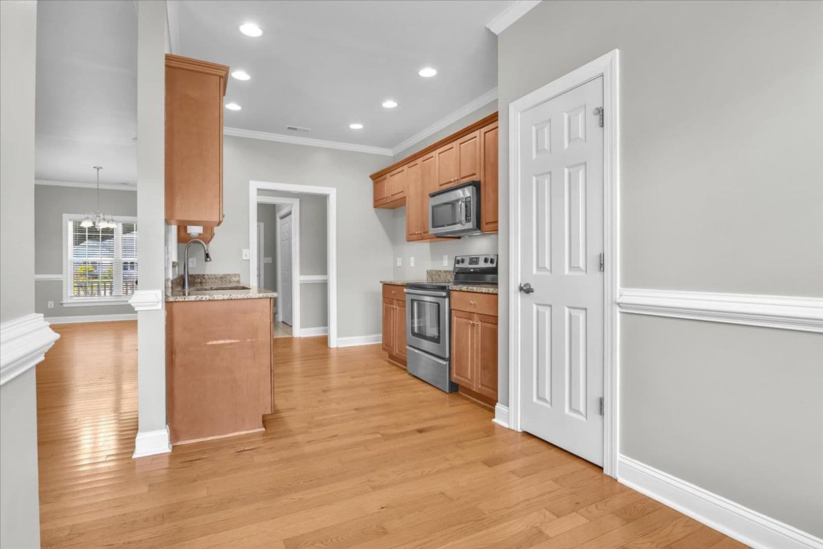 Jacksonville House: 164 Backfield Place