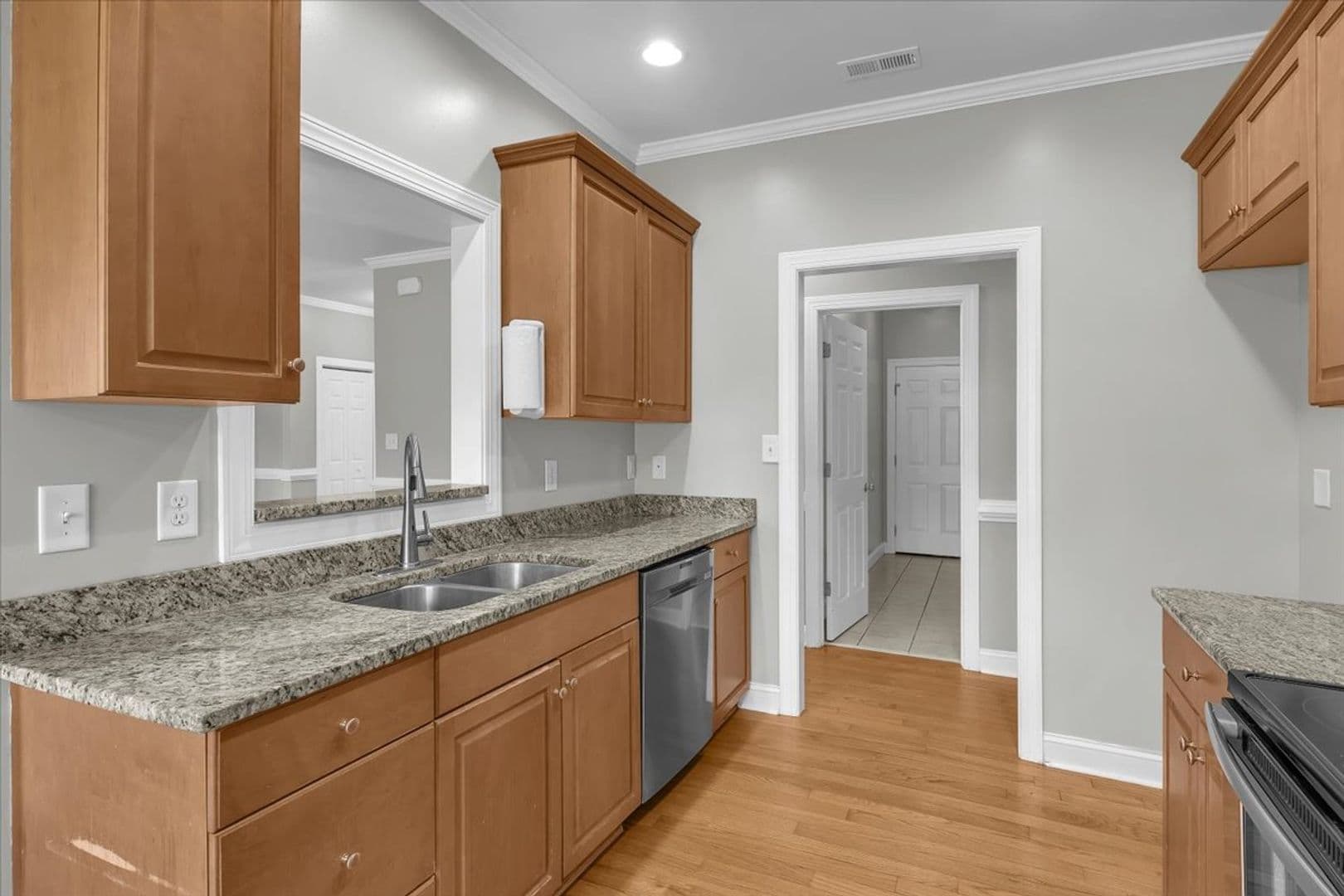 Jacksonville House: 164 Backfield Place