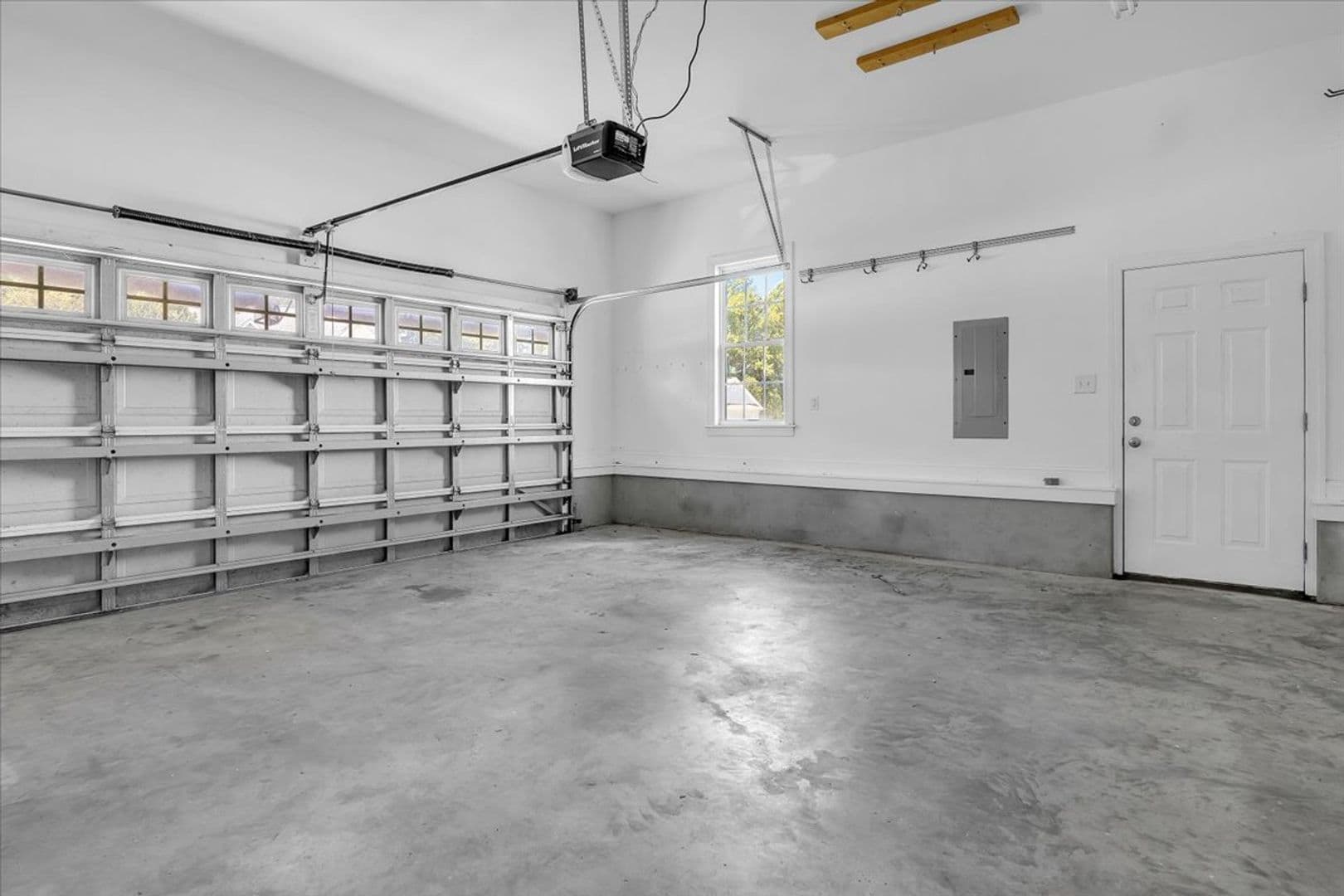 Jacksonville House: 164 Backfield Place