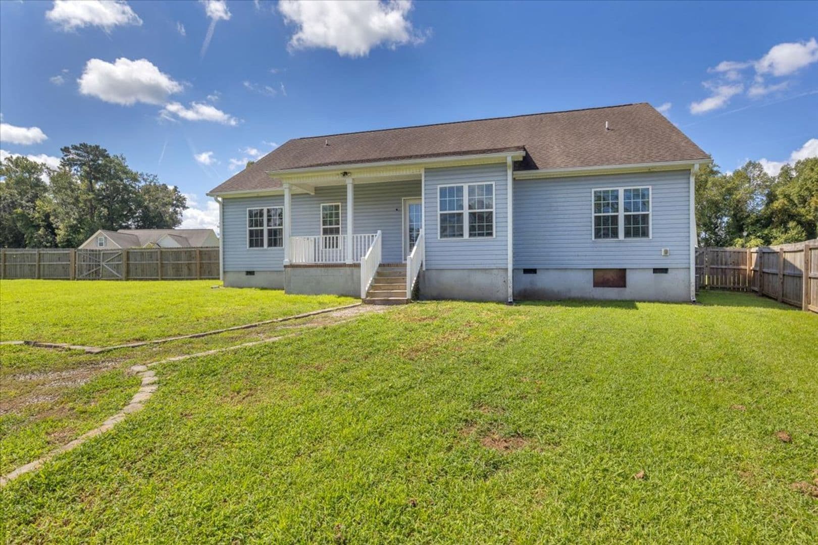 Jacksonville House: 164 Backfield Place