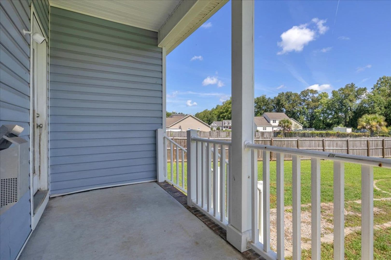 Jacksonville House: 164 Backfield Place