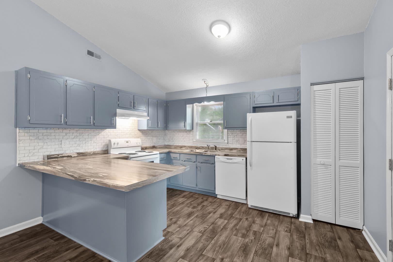 Jacksonville Townhome: 111 Windsor Court