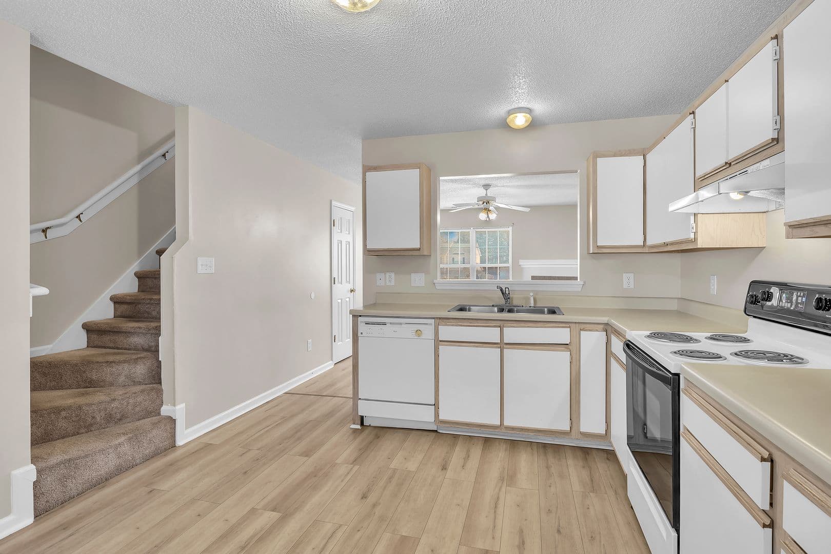 Jacksonville Townhome: 505 Timberlake Tr.