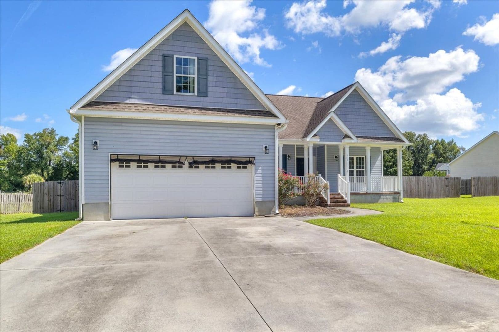 Jacksonville House: 164 Backfield Place
