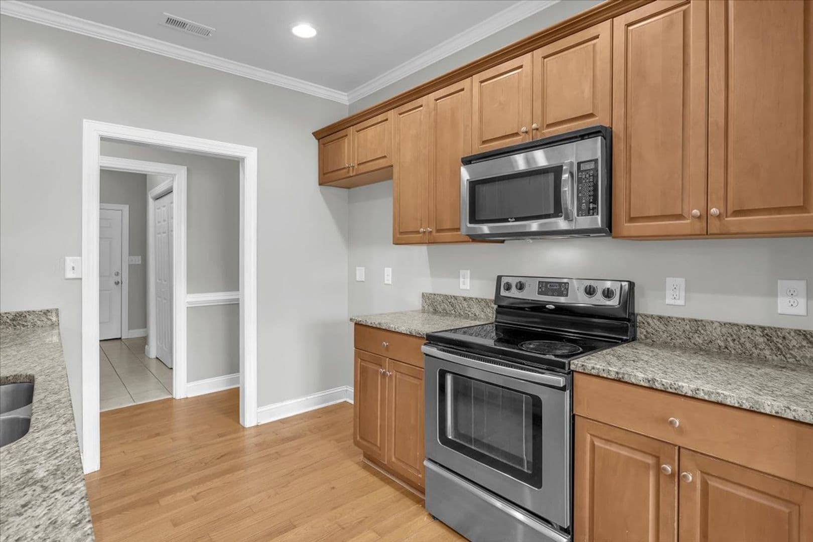 Jacksonville House: 164 Backfield Place