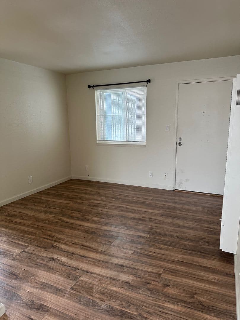 Richmond Apartment: 248 15th St