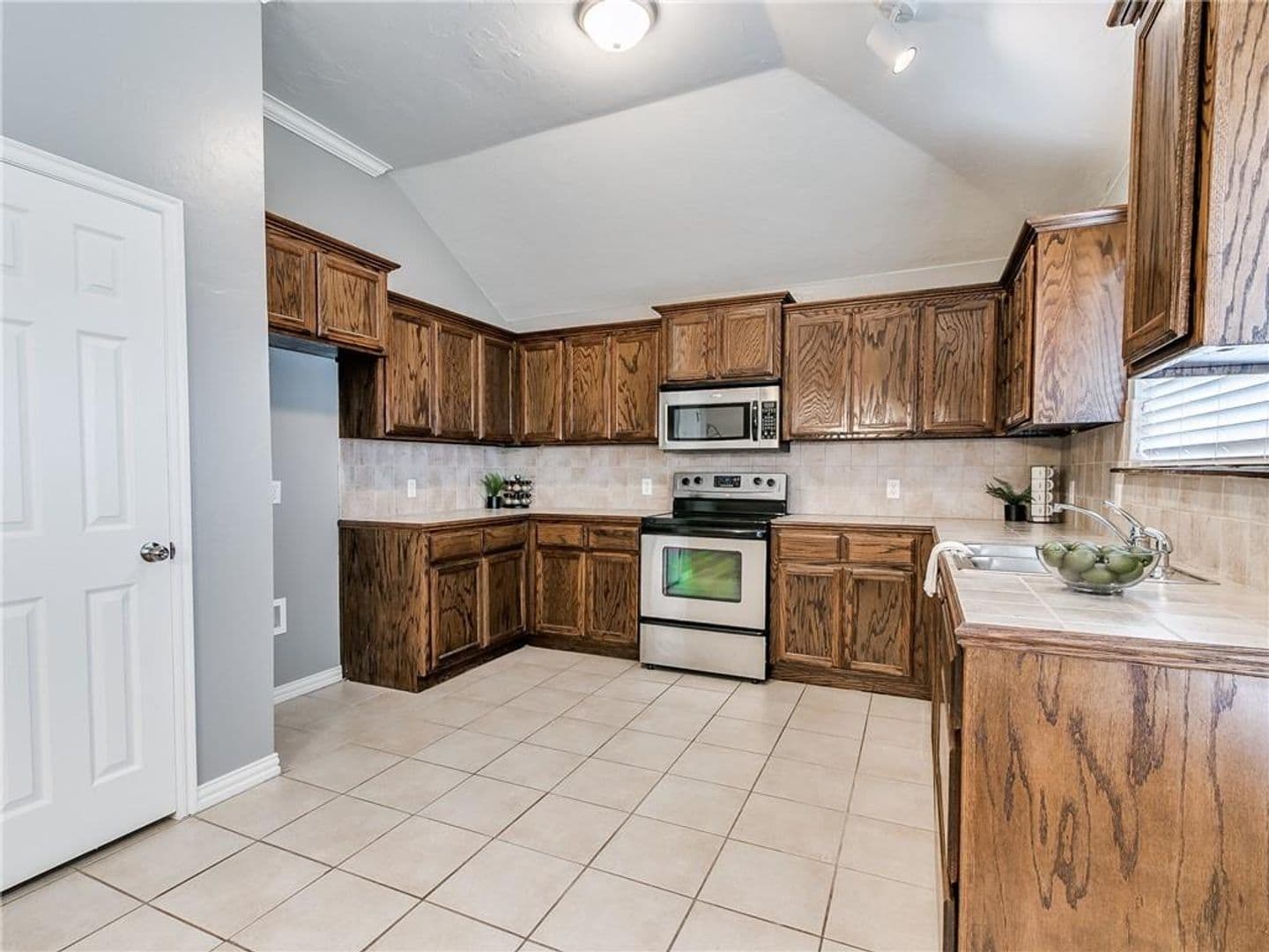 Norman House: 925 Eagle Cliff Drive