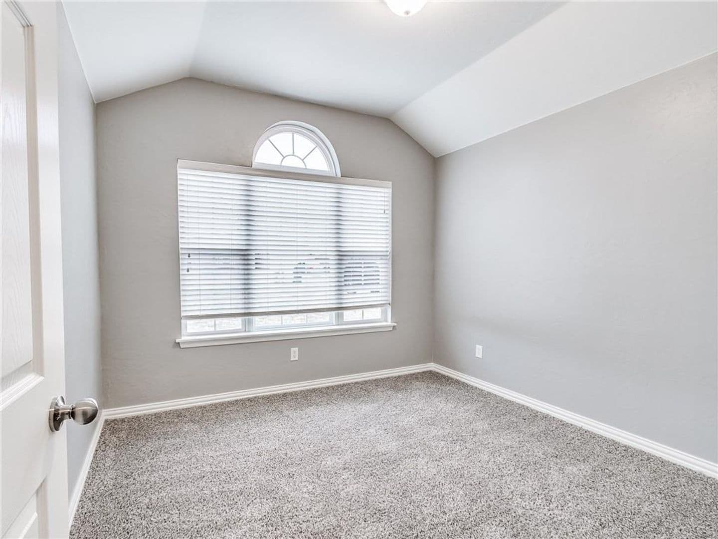 Norman House: 925 Eagle Cliff Drive