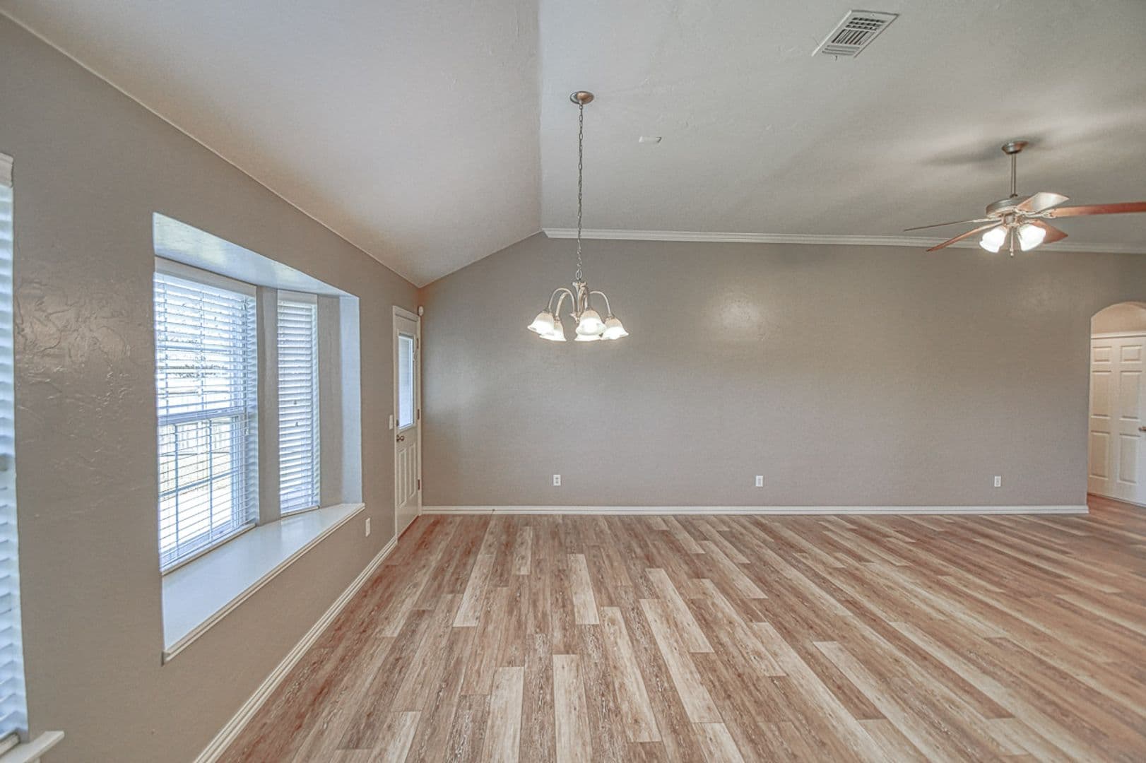 Norman House: 925 Eagle Cliff Drive