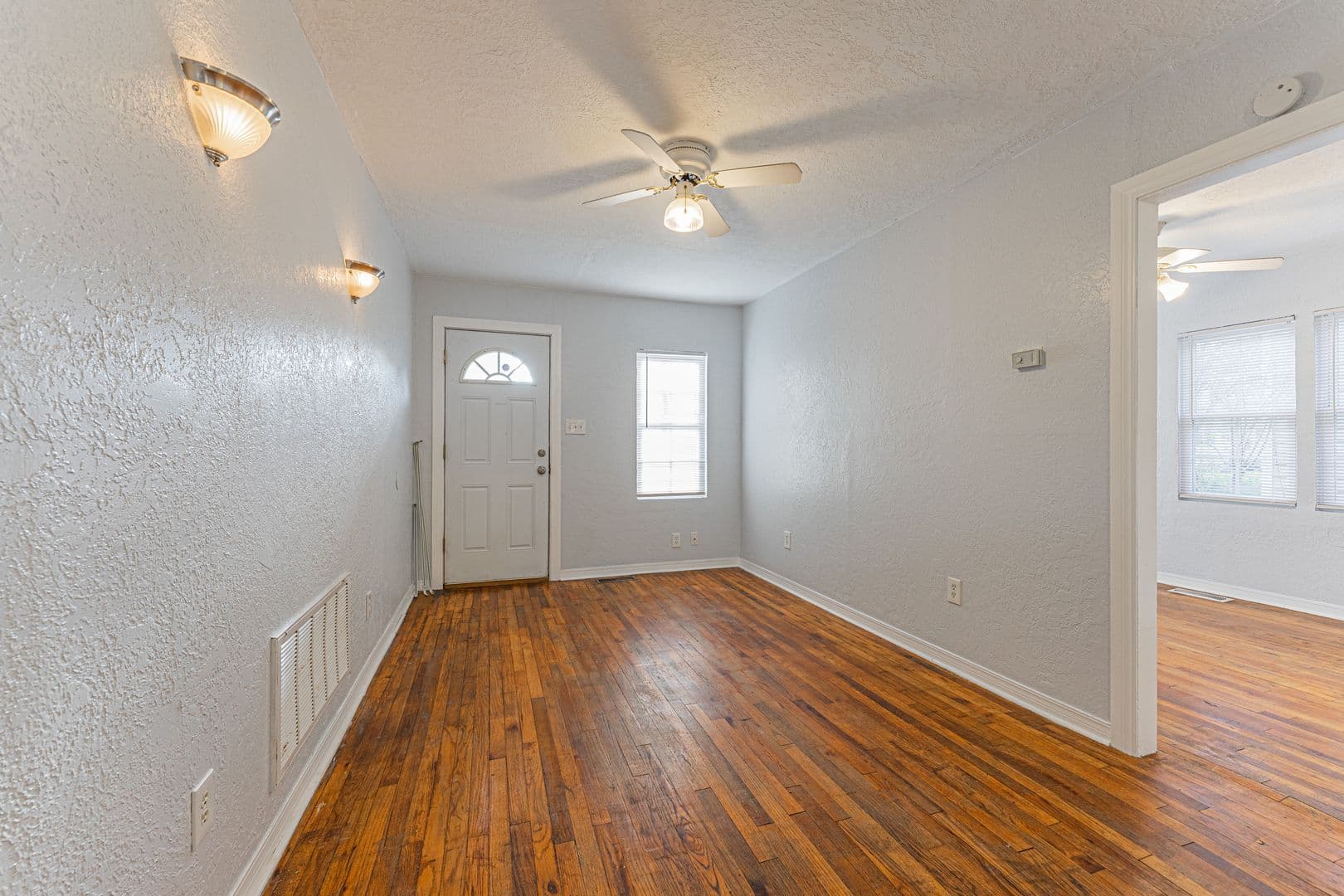 Norman Apartment: 458 College Ave.