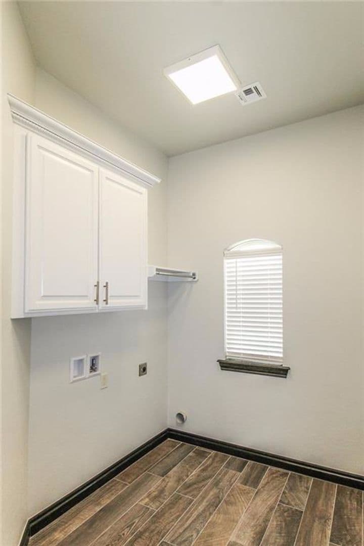 Norman House: 4001 Sam Gordon Drive