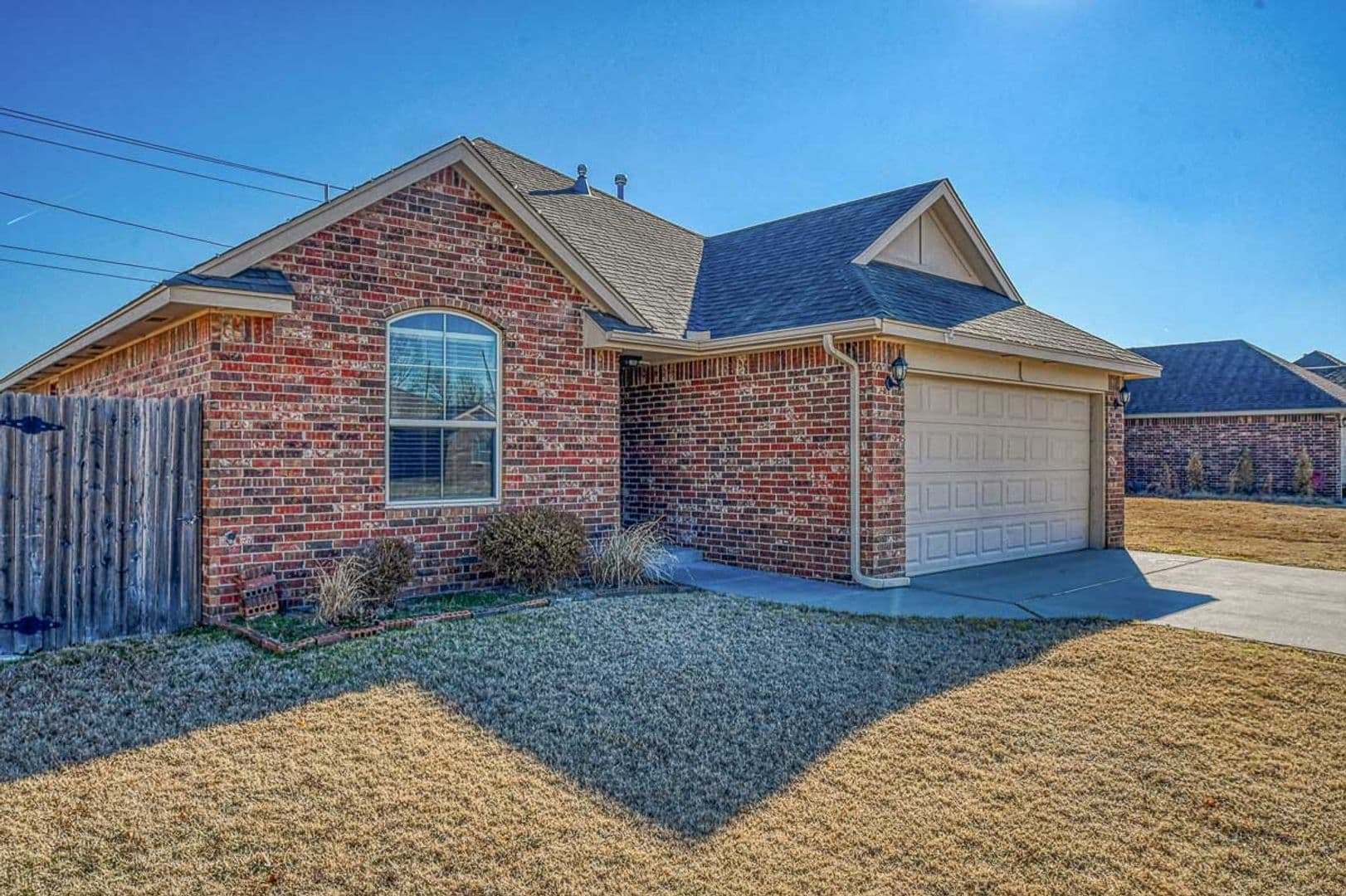 Moore House: 1004 Ridgeway