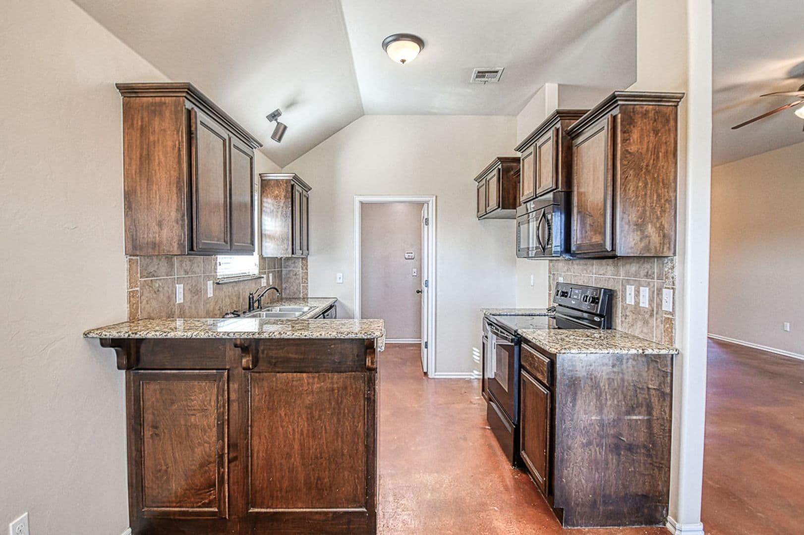 Moore House: 1004 Ridgeway