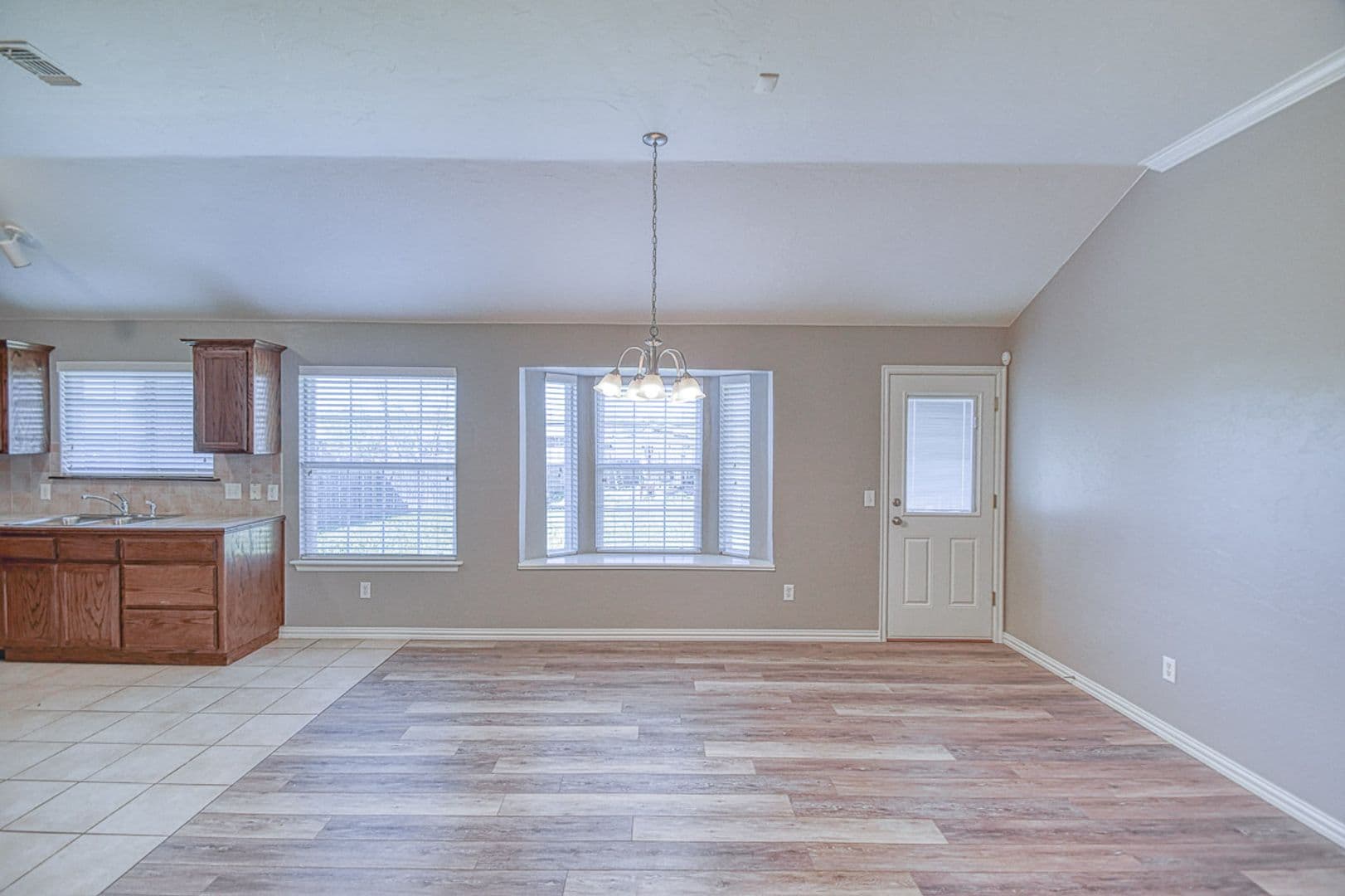 Norman House: 925 Eagle Cliff Drive