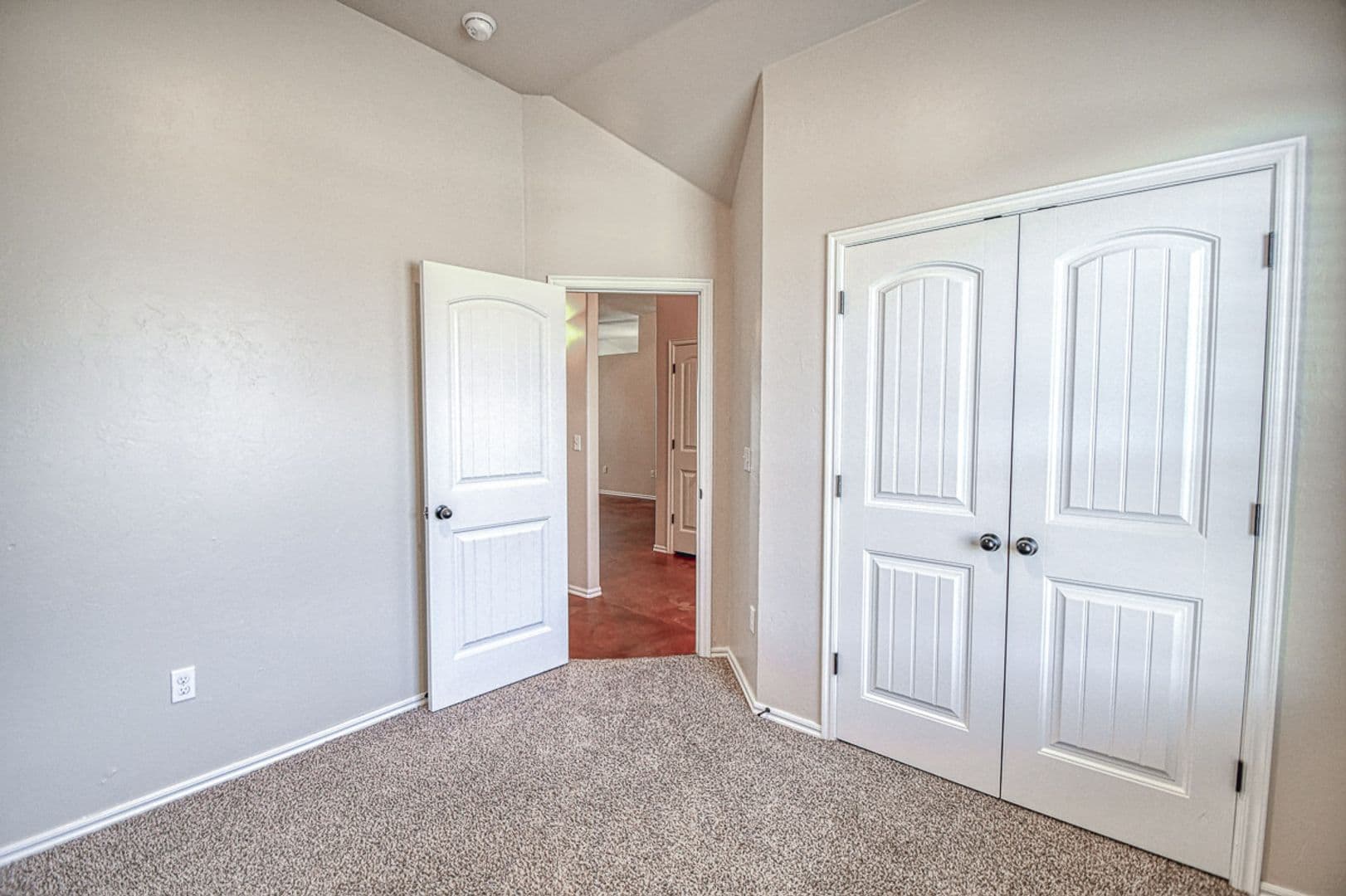 Moore House: 1004 Ridgeway