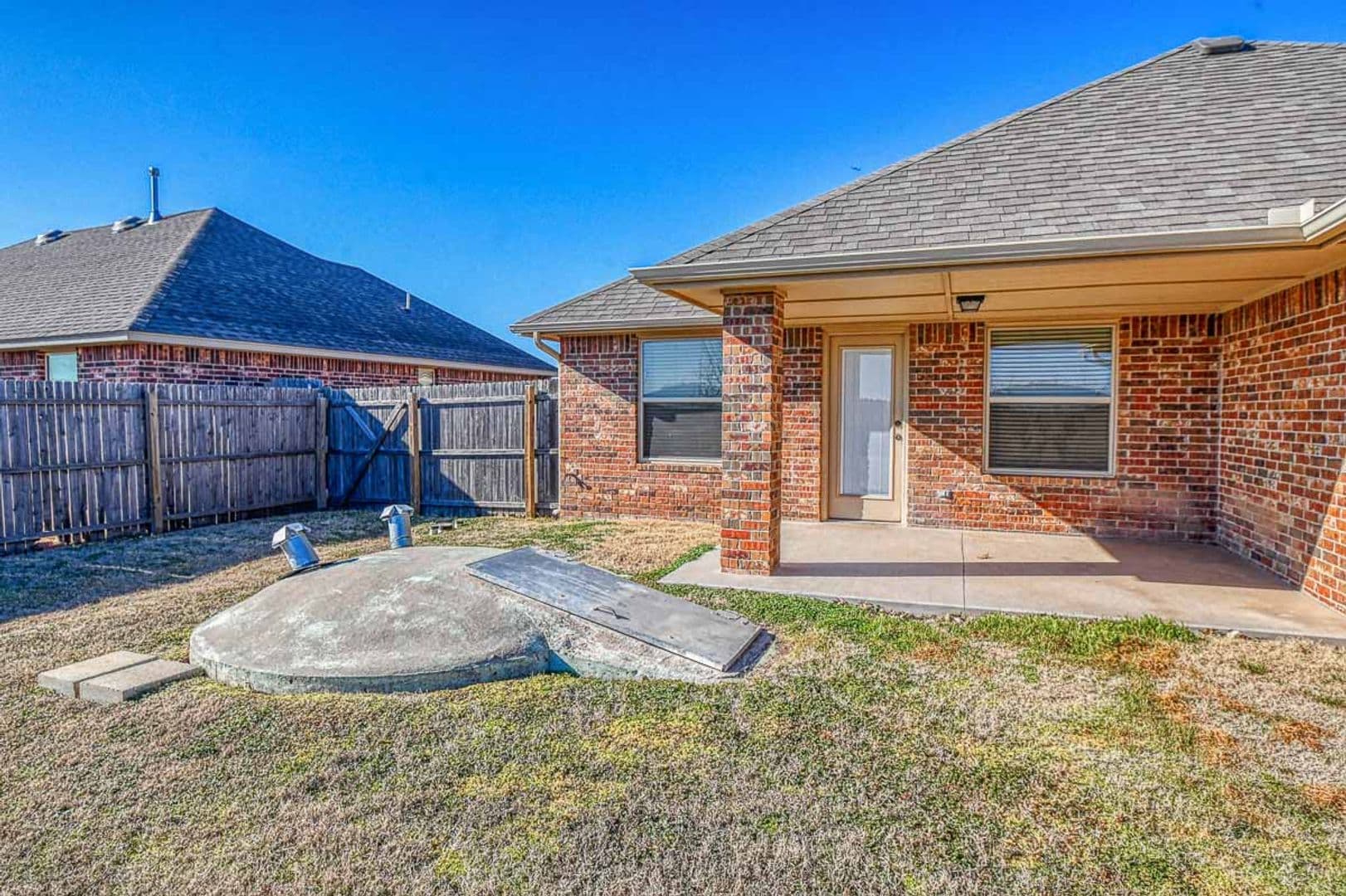 Moore House: 1004 Ridgeway