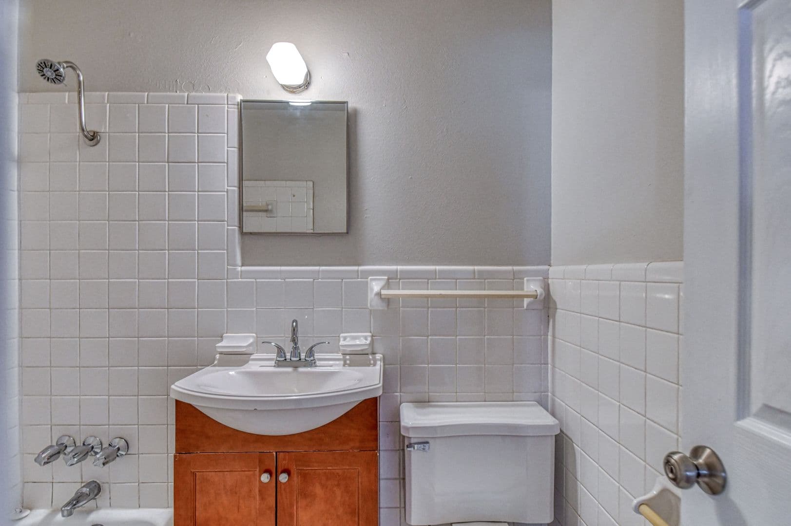 Norman Apartment: 711 Jenkins Ave