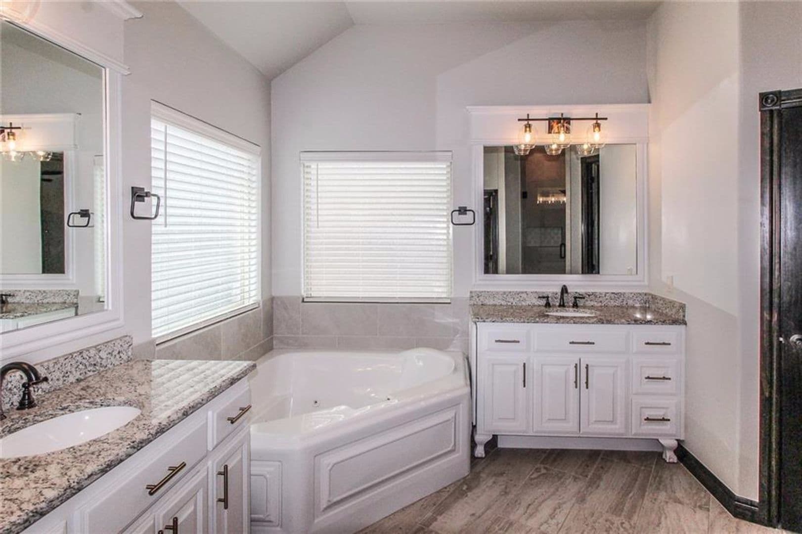 Norman House: 4001 Sam Gordon Drive