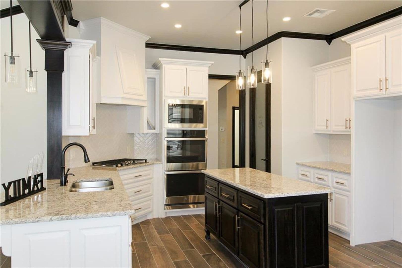 Norman House: 4001 Sam Gordon Drive