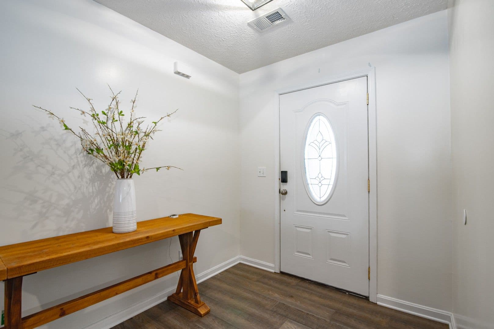 Vine Grove House: 114 Twin Lakes Drive