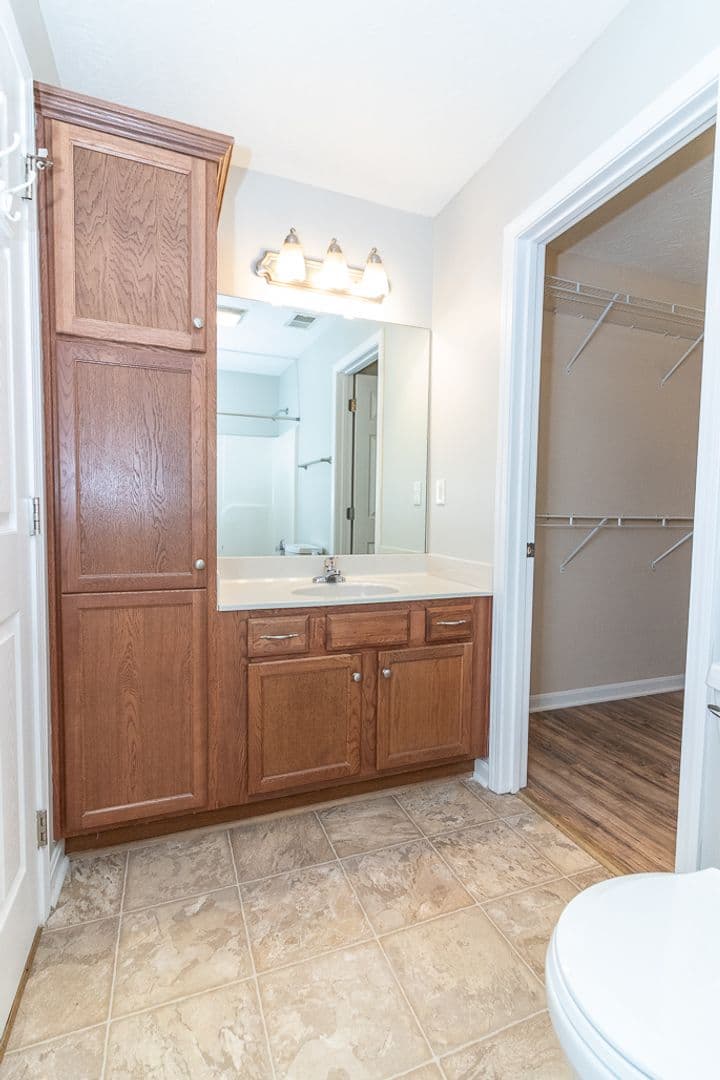 Vine Grove House: 134 Twin Lakes Drive
