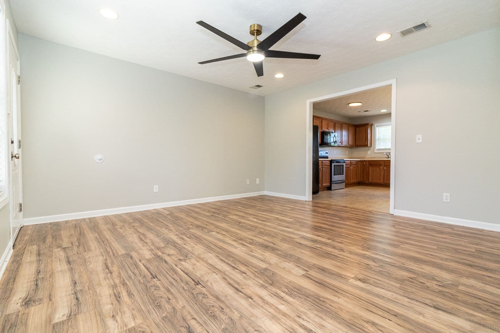 Vine Grove House: 134 Twin Lakes Drive