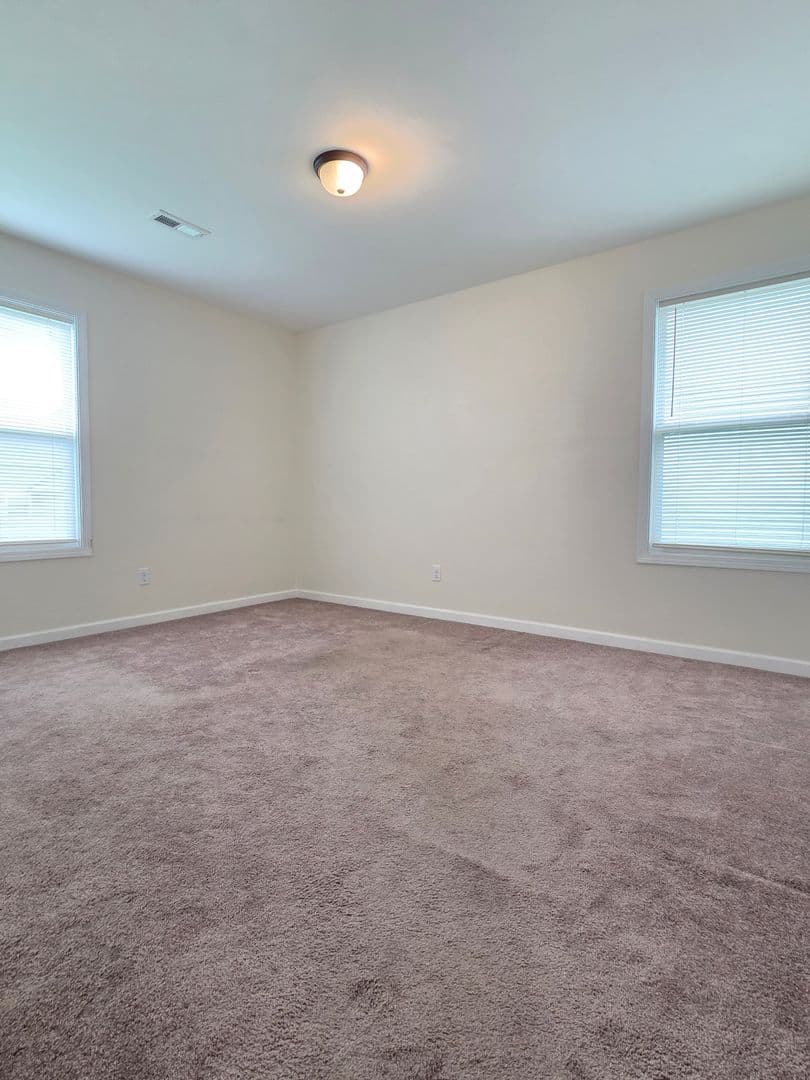 Elizabethtown House: 126 Alumni Drive