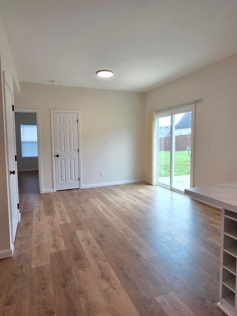 Elizabethtown House: 126 Alumni Drive
