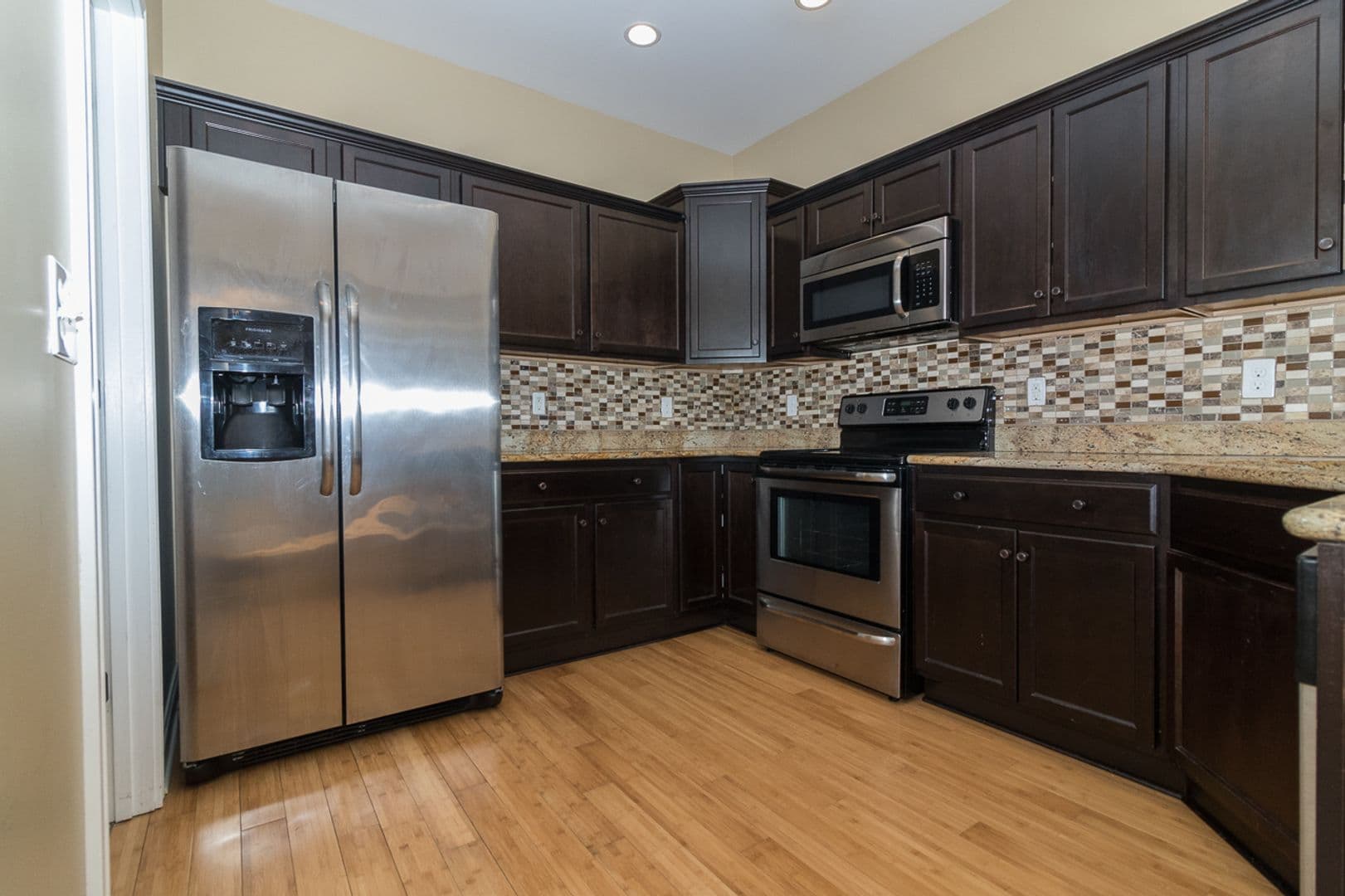 Vine Grove House: 114 Lowball Lane