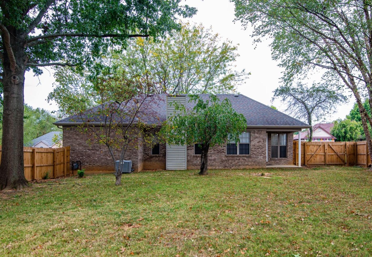 Elizabethtown House: 426 Ridgecrest Road
