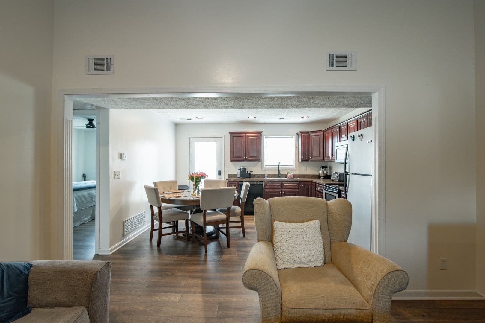 Vine Grove House: 114 Twin Lakes Drive