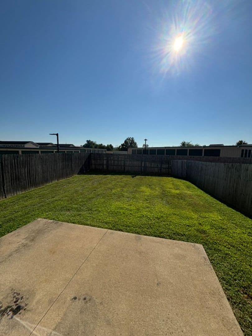 Vine Grove House: 160 Vineland Parkway