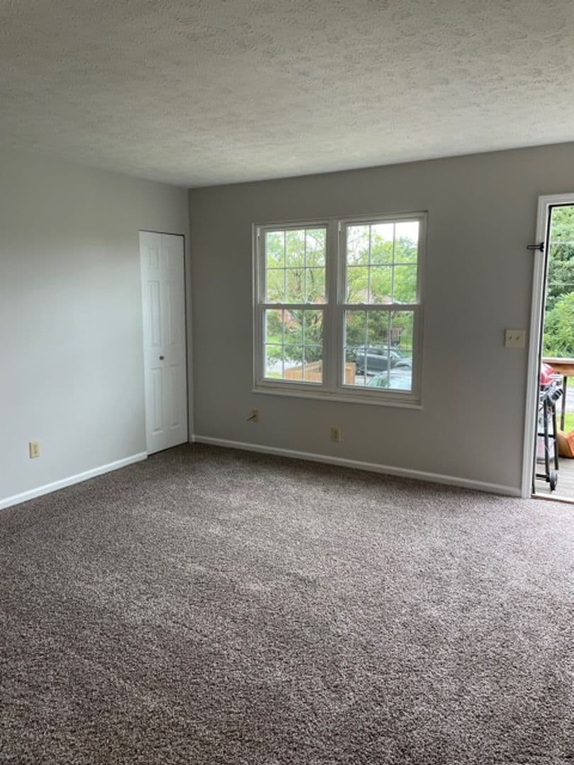 Radcliff House: 409 Shelby Ave #4