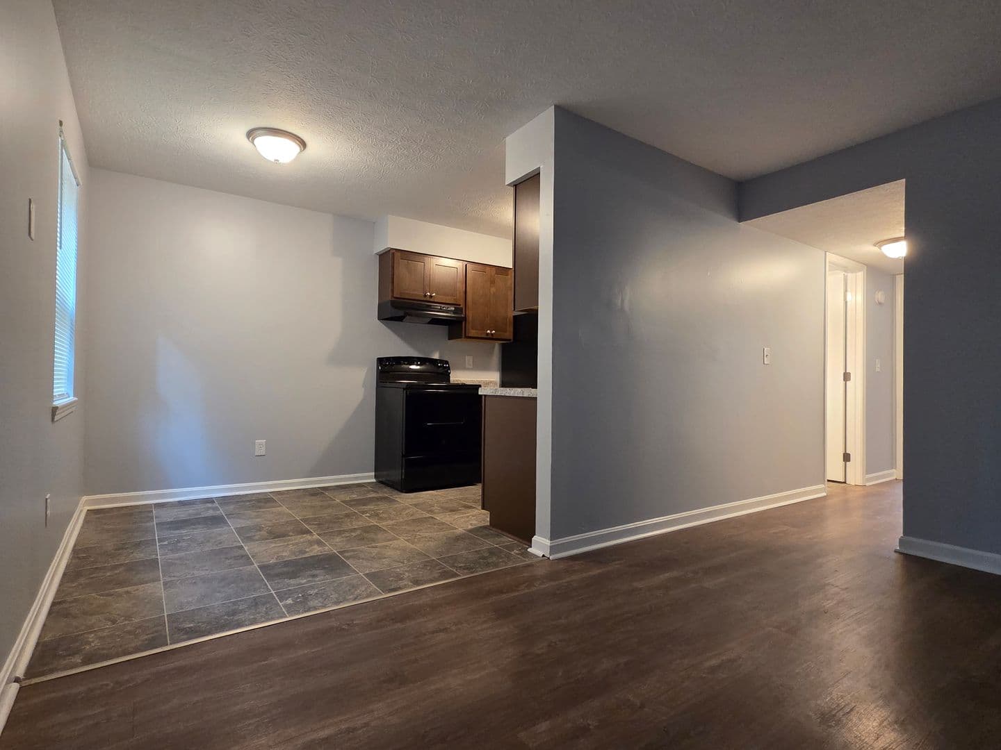 Radcliff Apartment: 1590 Illinois Rd.