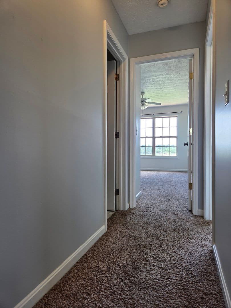 Vine Grove House: 153 Twin Lakes Drive