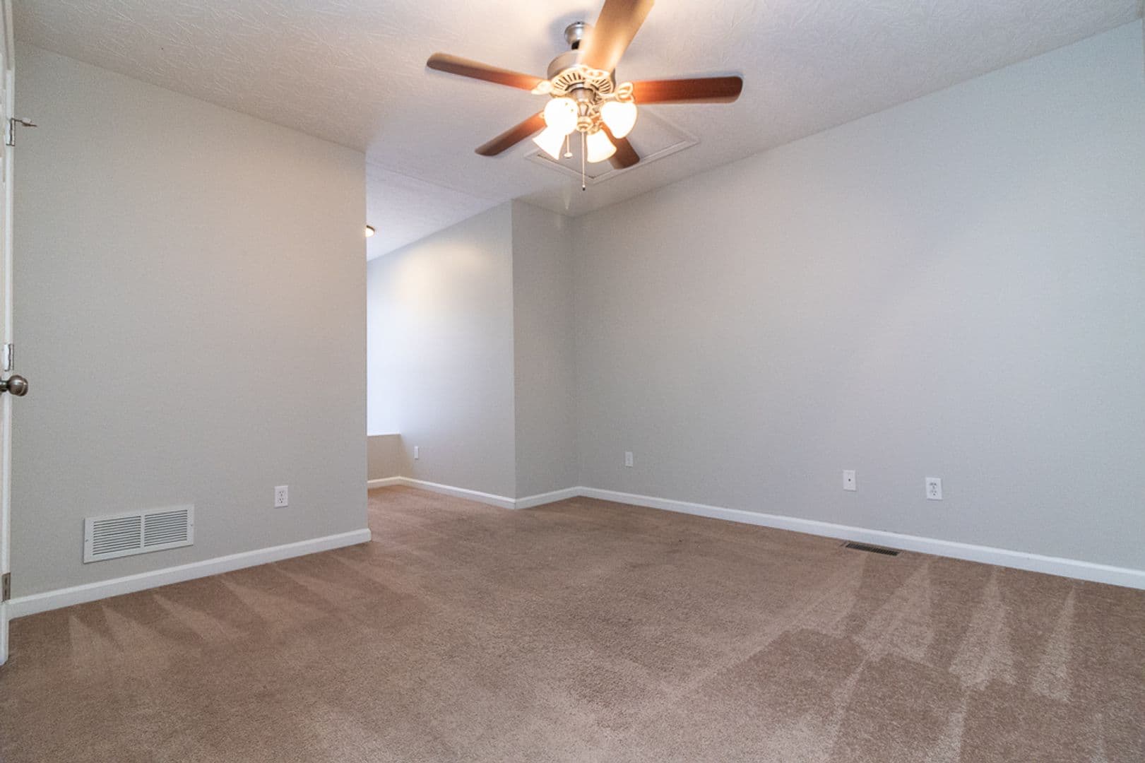 Vine Grove House: 134 Twin Lakes Drive