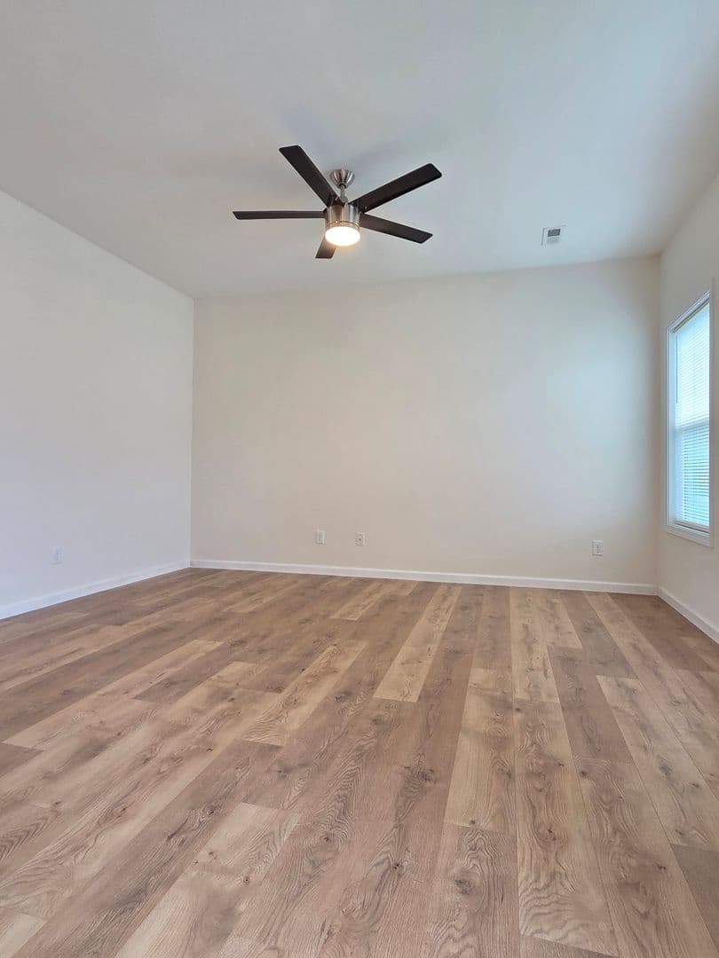 Elizabethtown House: 126 Alumni Drive