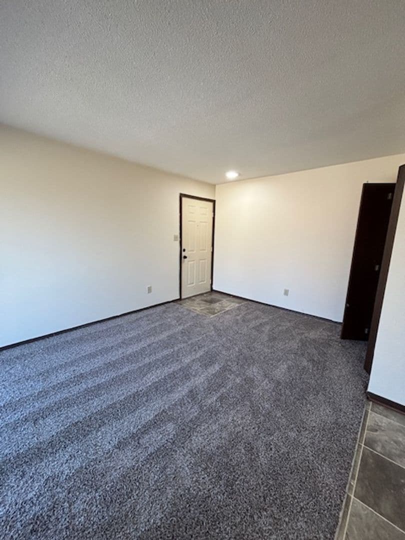 Elizabethtown Apartment: 100 Governor's Ct.