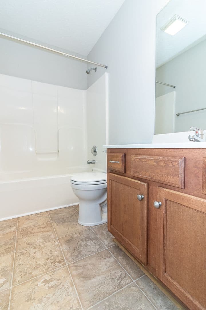 Vine Grove House: 134 Twin Lakes Drive