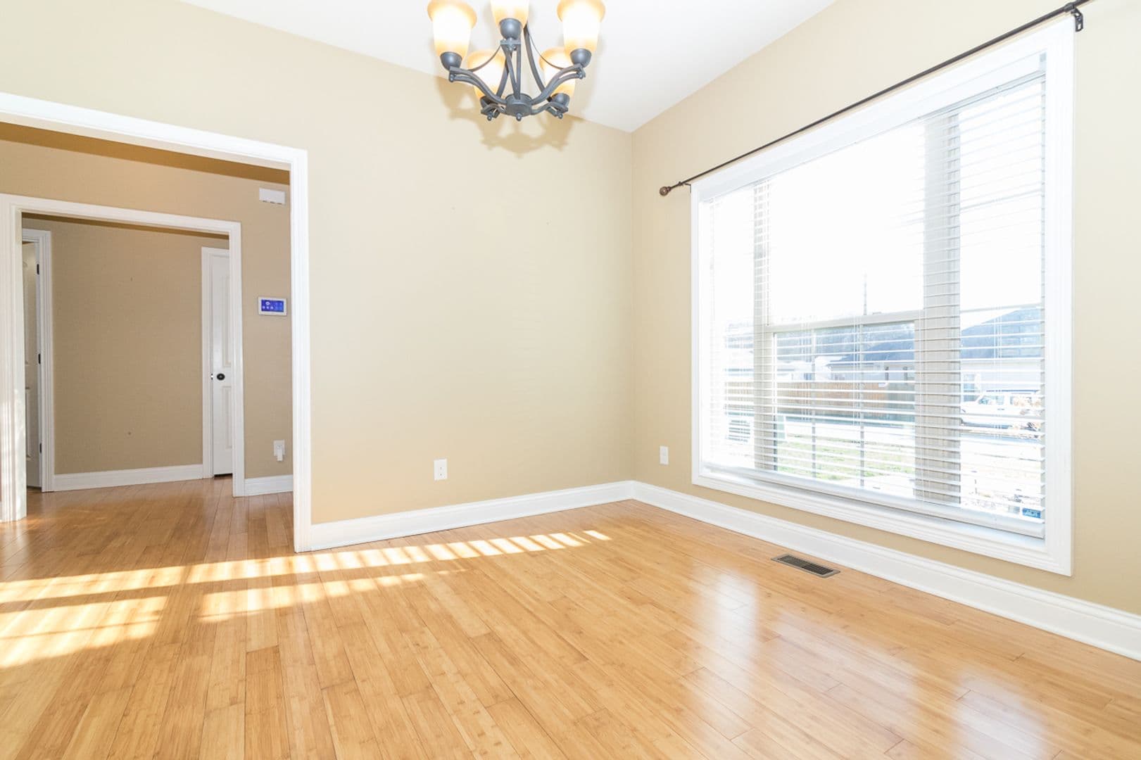 Vine Grove House: 114 Lowball Lane