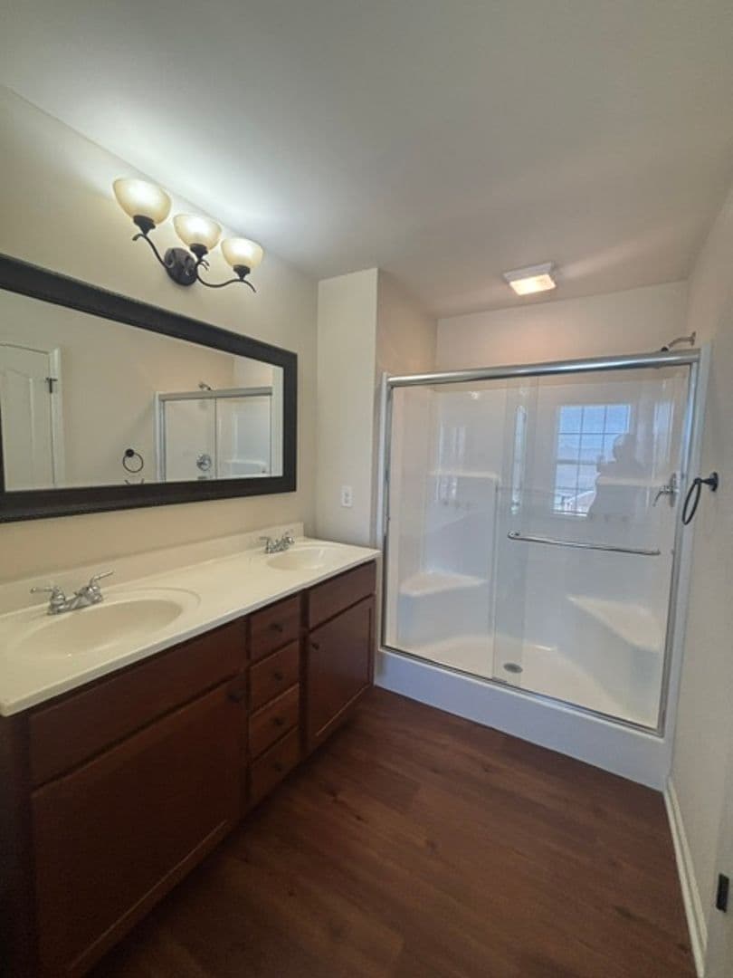 Vine Grove House: 160 Vineland Parkway