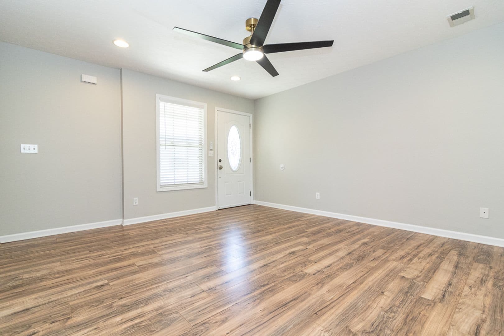 Vine Grove House: 134 Twin Lakes Drive