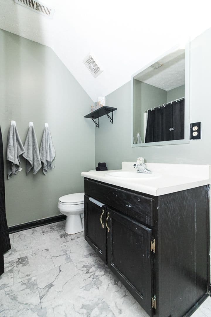 Rineyville House: 171 Sierra Drive