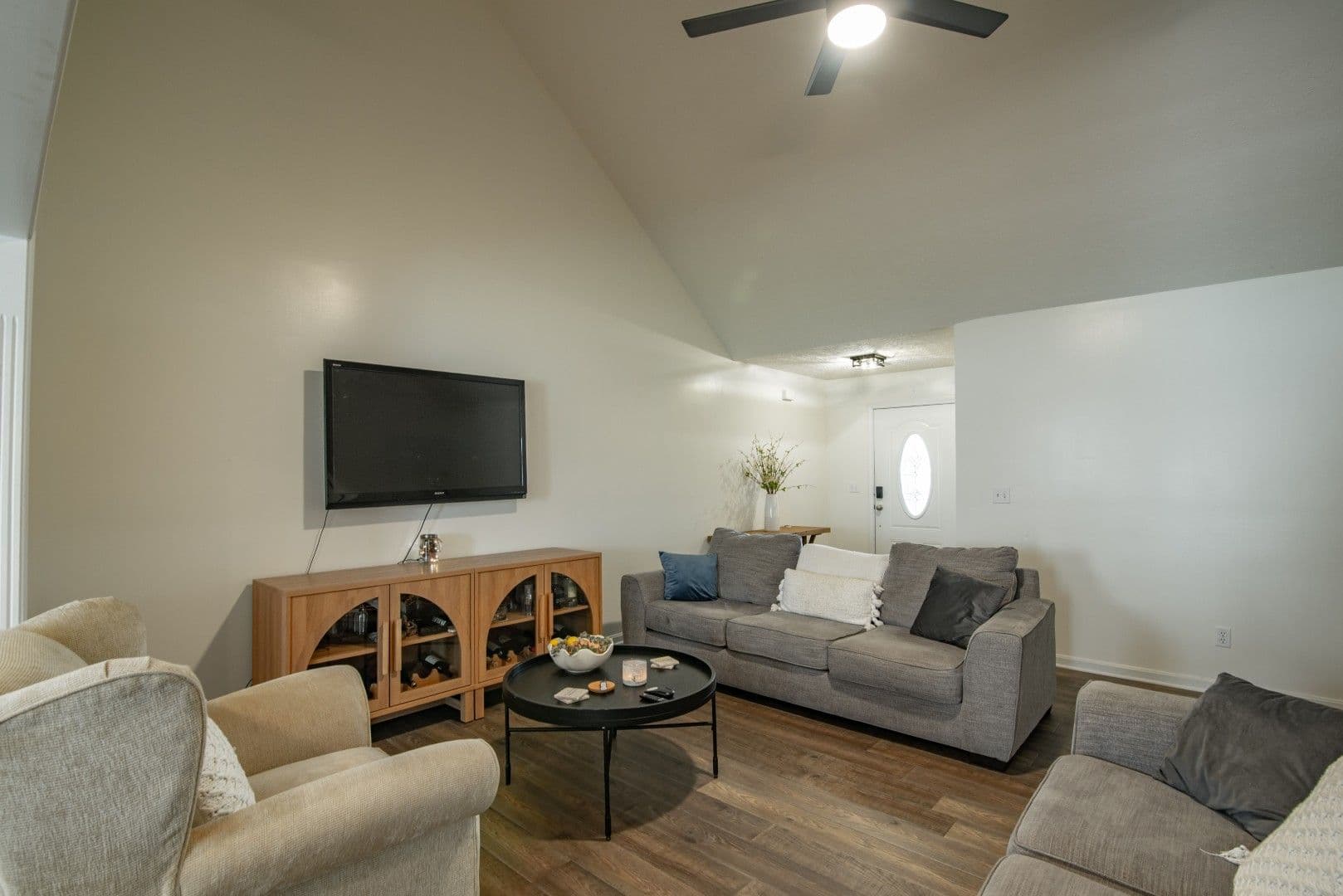 Vine Grove House: 114 Twin Lakes Drive