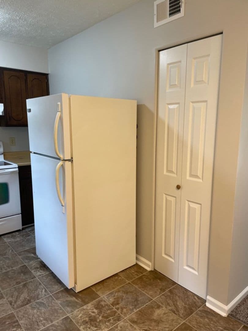 Radcliff House: 409 Shelby Ave #4