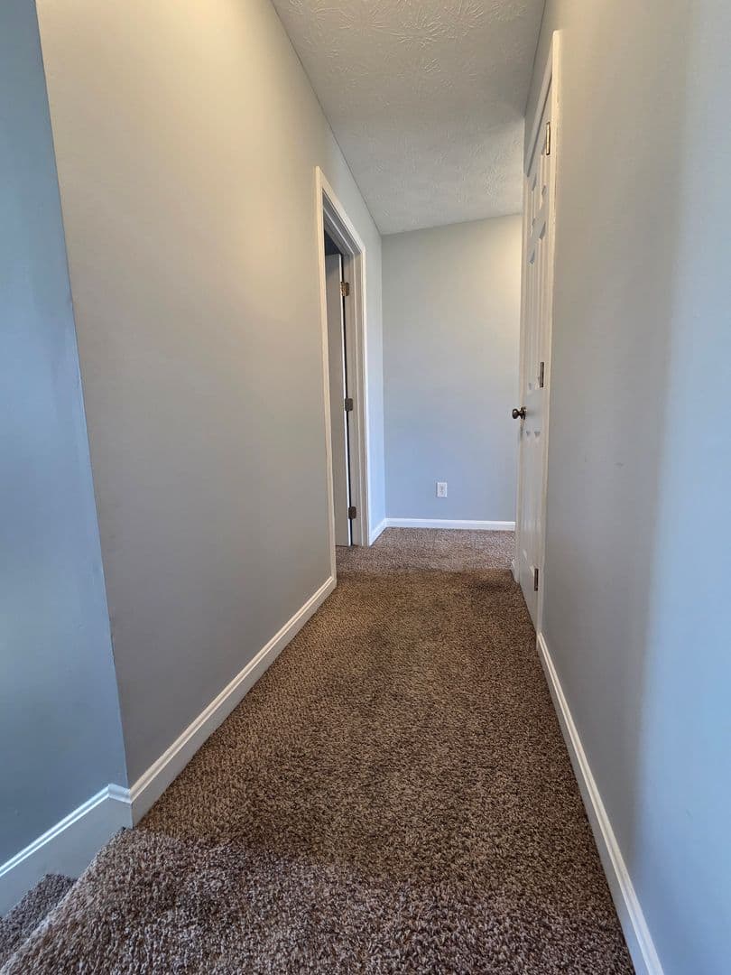 Vine Grove House: 153 Twin Lakes Drive