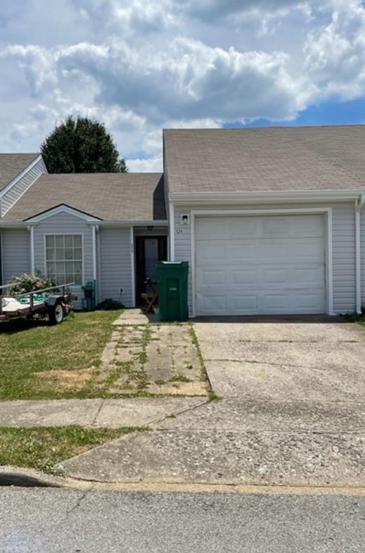 Radcliff House: 524 Independence Court
