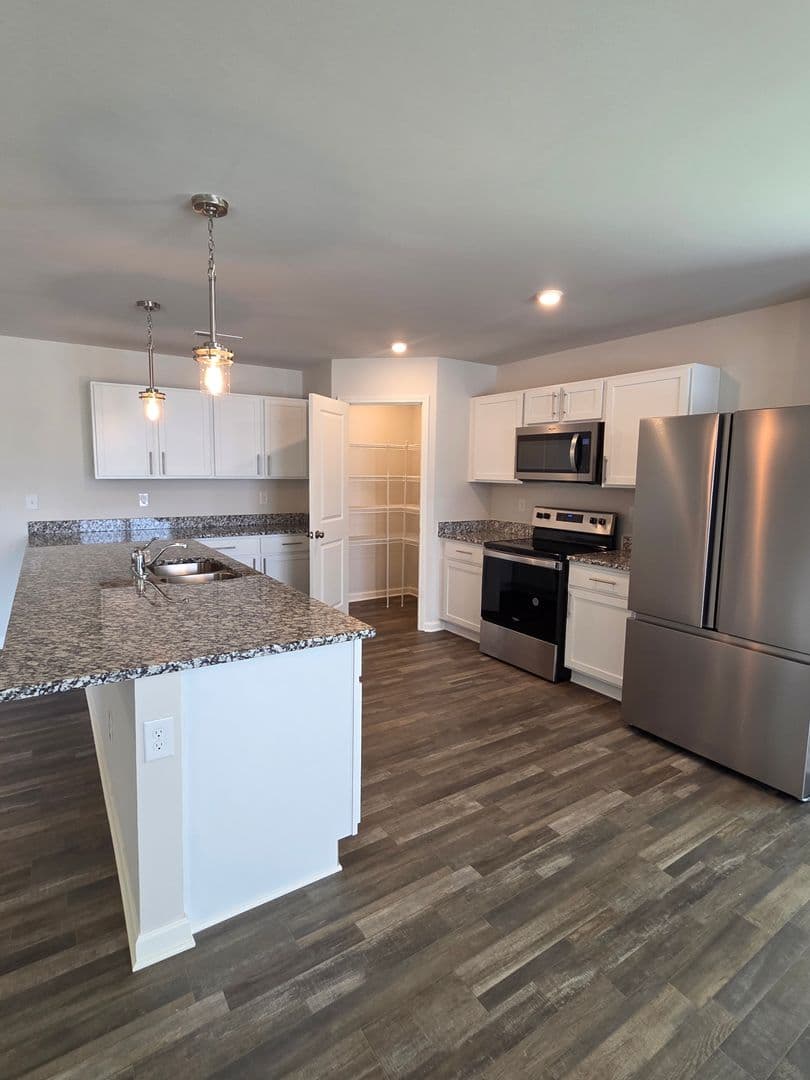 Elizabethtown House: 132 Elegance Way